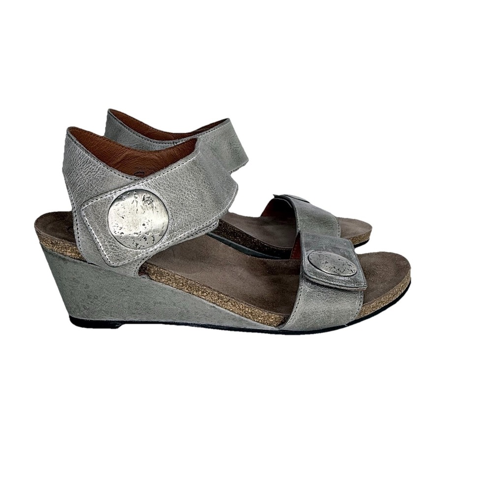 Taos Carousel 2 Graphite Grey Leather Wedge Sandals Metal Button  Sz. 41 10-10.5